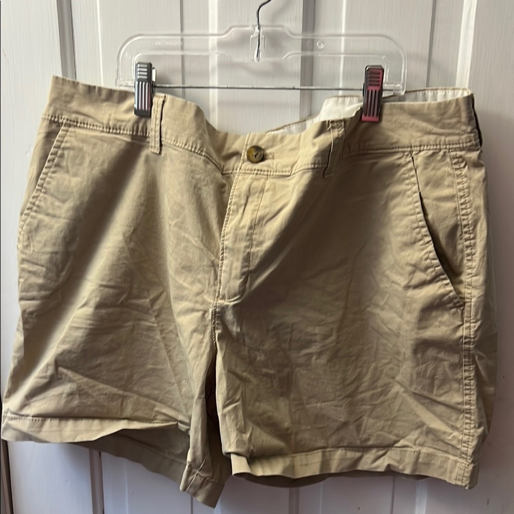 WomenTan Shorts
P1